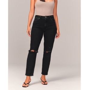 NWT Abercrombie mom jeans with knee rips sz 28R